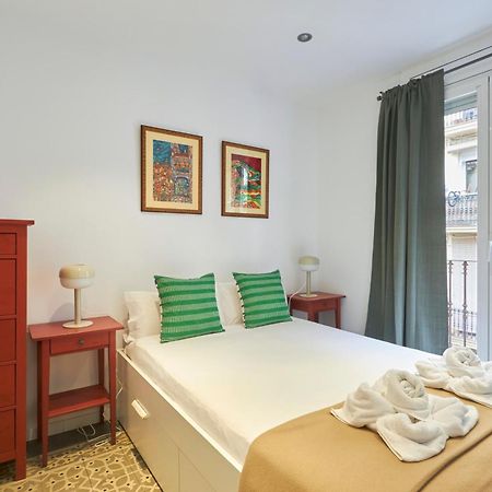 64 Apartment In A Typical Barcelona'S Old Building Eksteriør billede