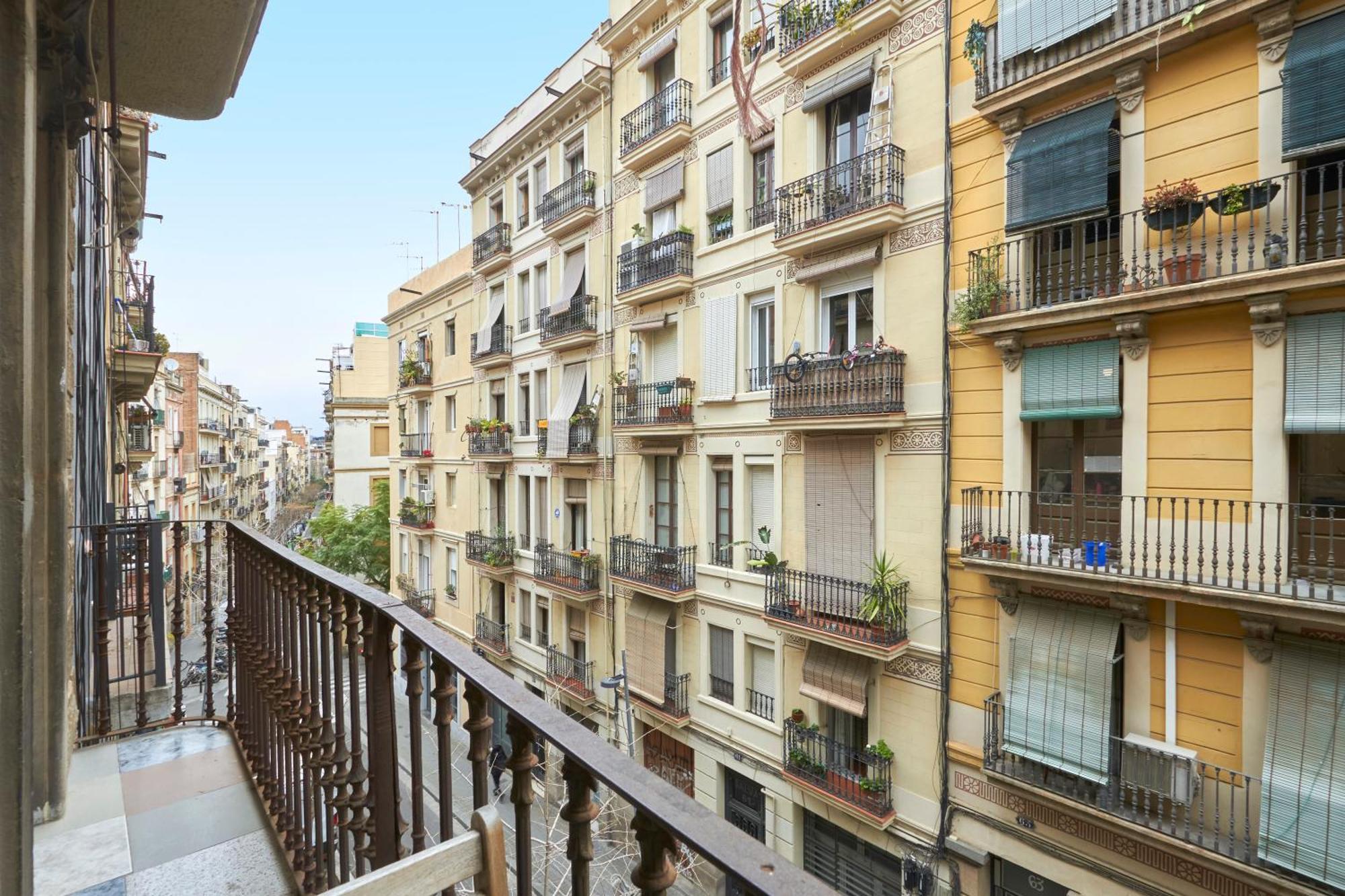 64 Apartment In A Typical Barcelona'S Old Building Eksteriør billede